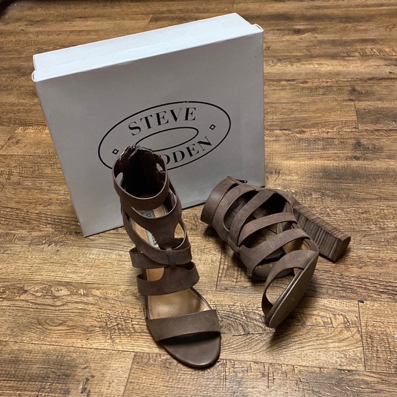 Steve Madden Cruizz Chocolate Strappy Heels Sandals 8 - Picture 3 of 12